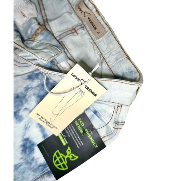 Love Trends Junior's Low Rise Baggy Straight Dad Fit Jeans w/Pleat Size 5 - Picture 3 of 7